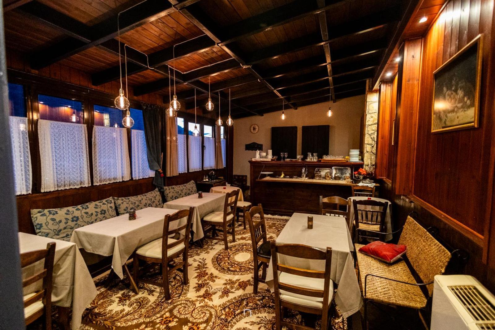 Fanaras Hotel Kalavryta Exterior photo